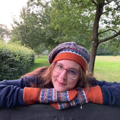 Zoom bild av mönster uradale yarns Shetland meets bohus tam mössa