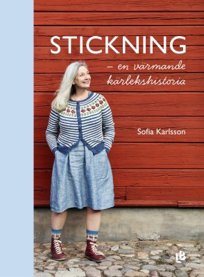Zoom bild av bok stickning en värmande kärlekshistoria sofia karlsson