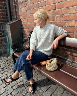 Zoom bild av petite knit storm sweater peer gynt sandnes garn