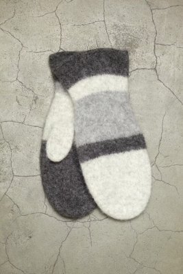 Zoom bild av Mönster Rauma tovade vantar finull