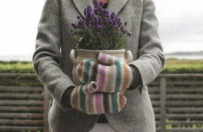 Zoom bild av Vanten akvarell handgjord lyx sticka